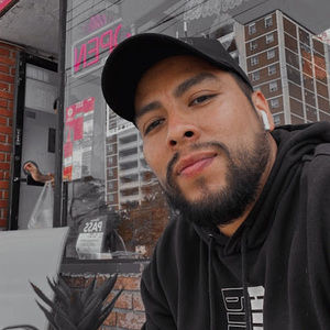 Meet your Posher, Ángel fernando
